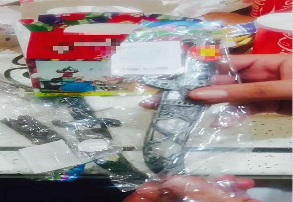 سلسلة مطاعم شهيرة تقدم السكاكين الحادة كـ