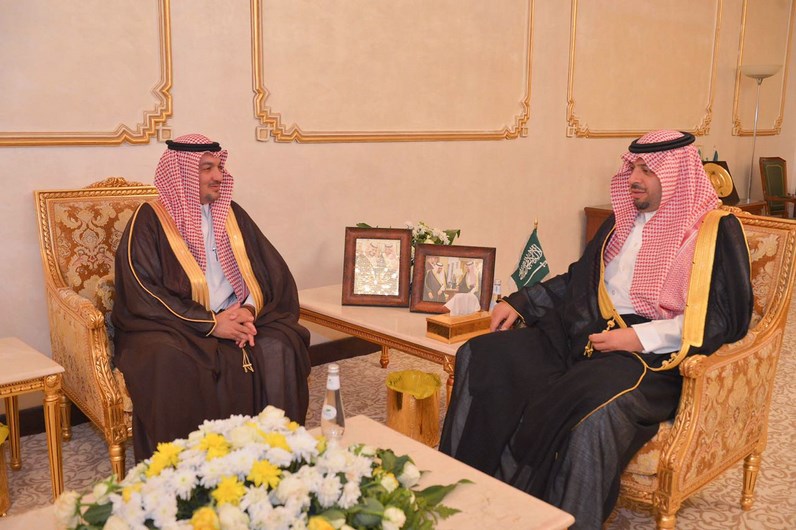 أمير الحدود الشمالية يلتقي مدير فرع الإحصاء