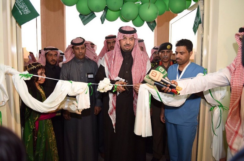 سمو أمير المنطقة يواصل جولاته التفقدية بزيارة قيادة حرس الحدود ومركز الشعبة والقرى والهجر وشيوخ القبائل