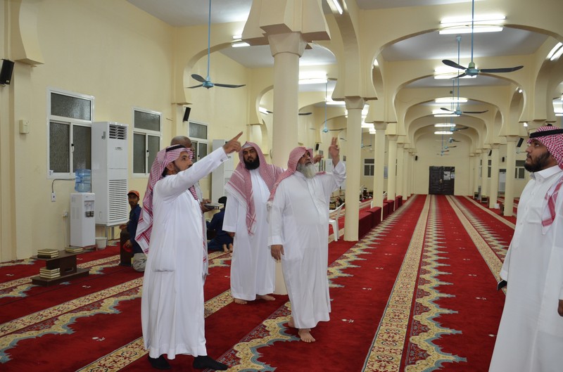 مدير فرع وزارة الشؤون الاسلامية بمنطقة الحدود الشمالية المكلف يتفقد تجهيزات مصليات العيد