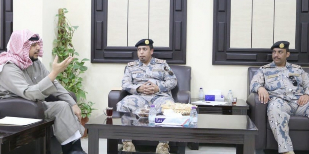 مدير تعليم الحدود الشمالية يلتقي بمدير الإدارة الهندسية بحرس الحدود بالمنطقة
