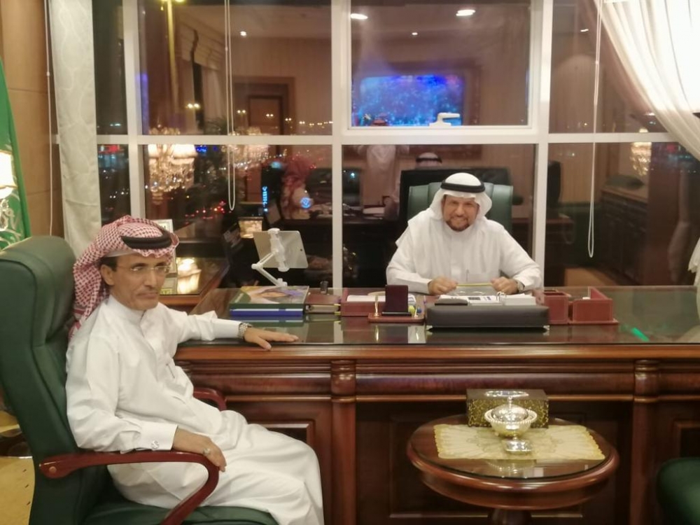 رجل الاعمال الدكتور ابراهيم محمد المهنا يتحدث عن التعليم وتطويره وهمومه ومخرجاته ، مع الاعلامي عبدالله حمدان العنزي