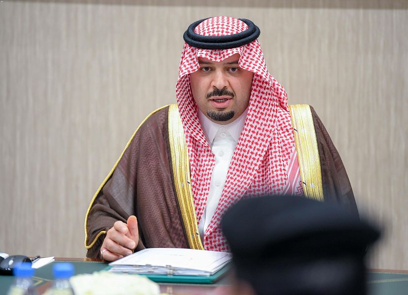 أمير منطقة الحدود الشمالية يرأس اجتماع متابعة مستجدات حالة الطفلين