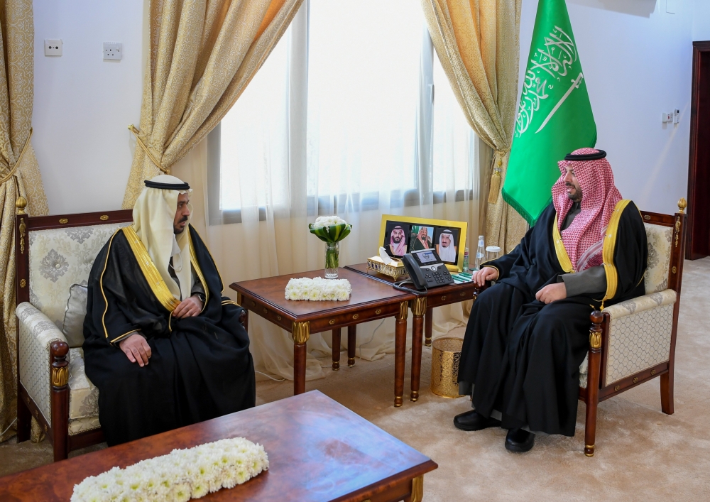 سمو أمير منطقة الحدود الشمالية يستقبل مدير عام فرع هيئة الرقابة ومكافحة الفساد المعين حديثاً