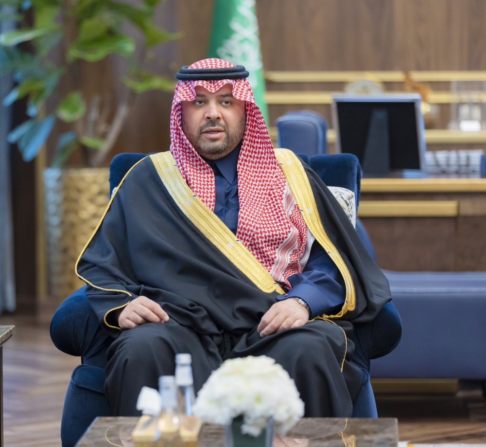 سمو أمير الحدود الشمالية يستقبل رئيس لجنة إصلاح ذات البين بالمنطقة