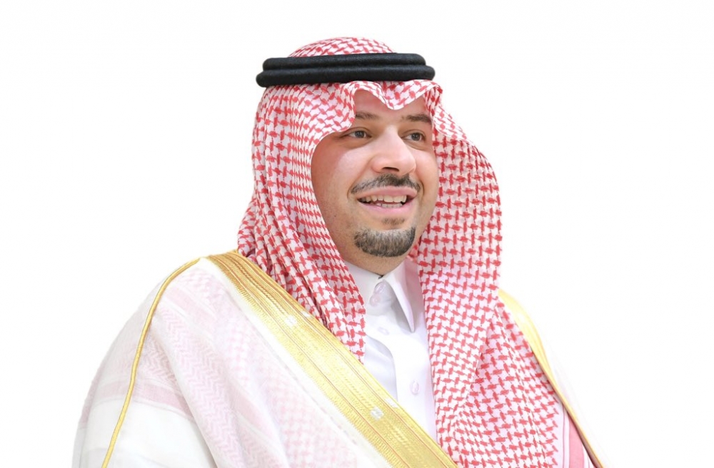 الأمير فيصل بن خالد بن سلطان يوجه بتخصيص سوق