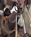 بالصور أمن الطرق وبلدية أم خنصر يضبطان مستودع لتخزين المواد الغذائية