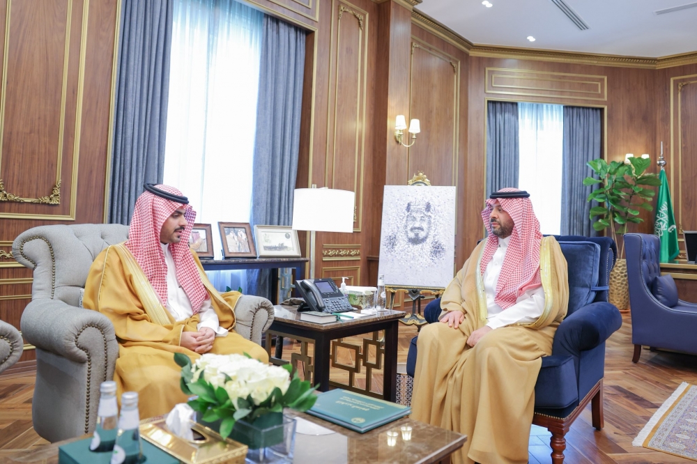 سمو أمير منطقة الحدود الشمالية يطّلع على التقرير السنوي لنادي وزارة الداخلية